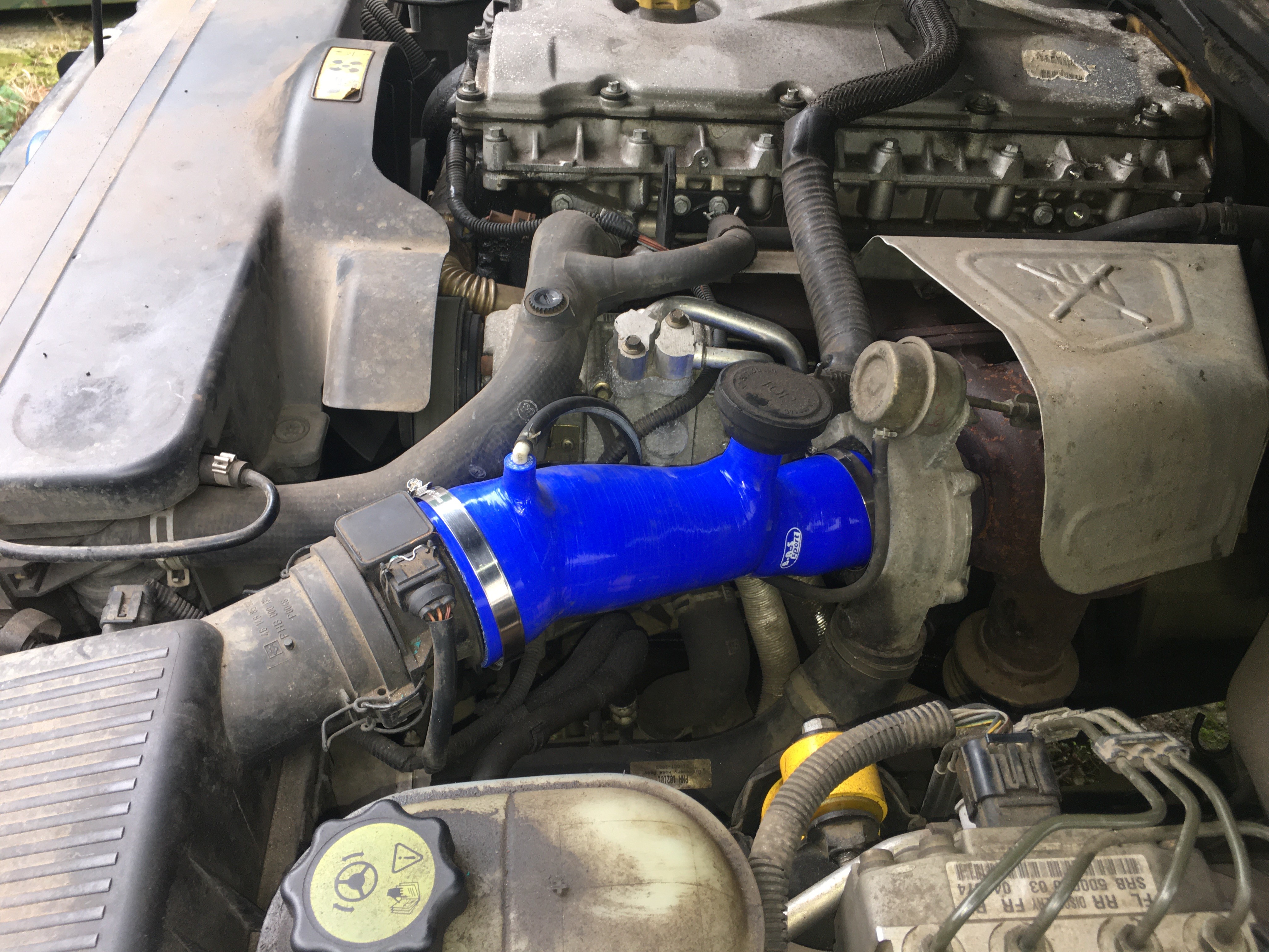 TD5 Discovery Airbox To Turbo Hose Blue 5 Ply